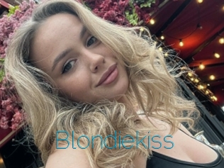 Blondiekiss