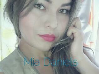 Mia_Daniels