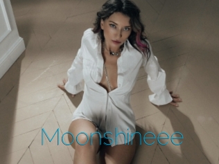 Moonshineee